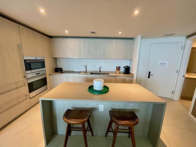 Stay At The Top With Amazing Views By Rent4Us Hollywood Exterior photo